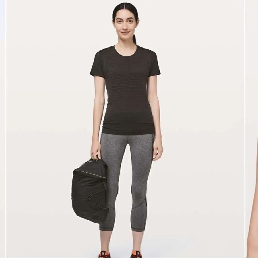 Lululemon Pace Rival Crop *22"
Heathered Black / Black